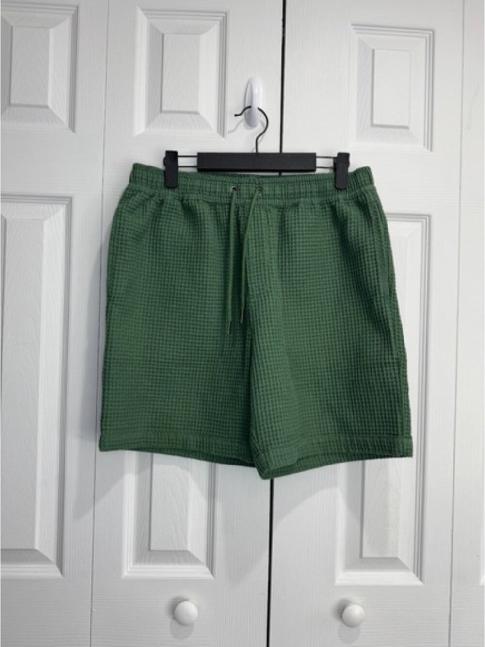 Negative Space Waffle Knit Shorts Men Small Olive Green Drawstring Sweat Wicking
